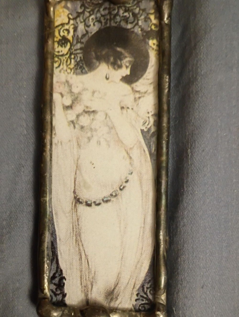 Vintage White and Purple Art Nouveau Pendant Necklace - Picture 2 of 6